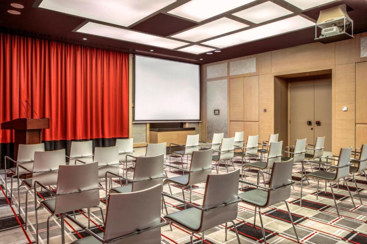 Hotel Capital Centre Arjaan by Rotana