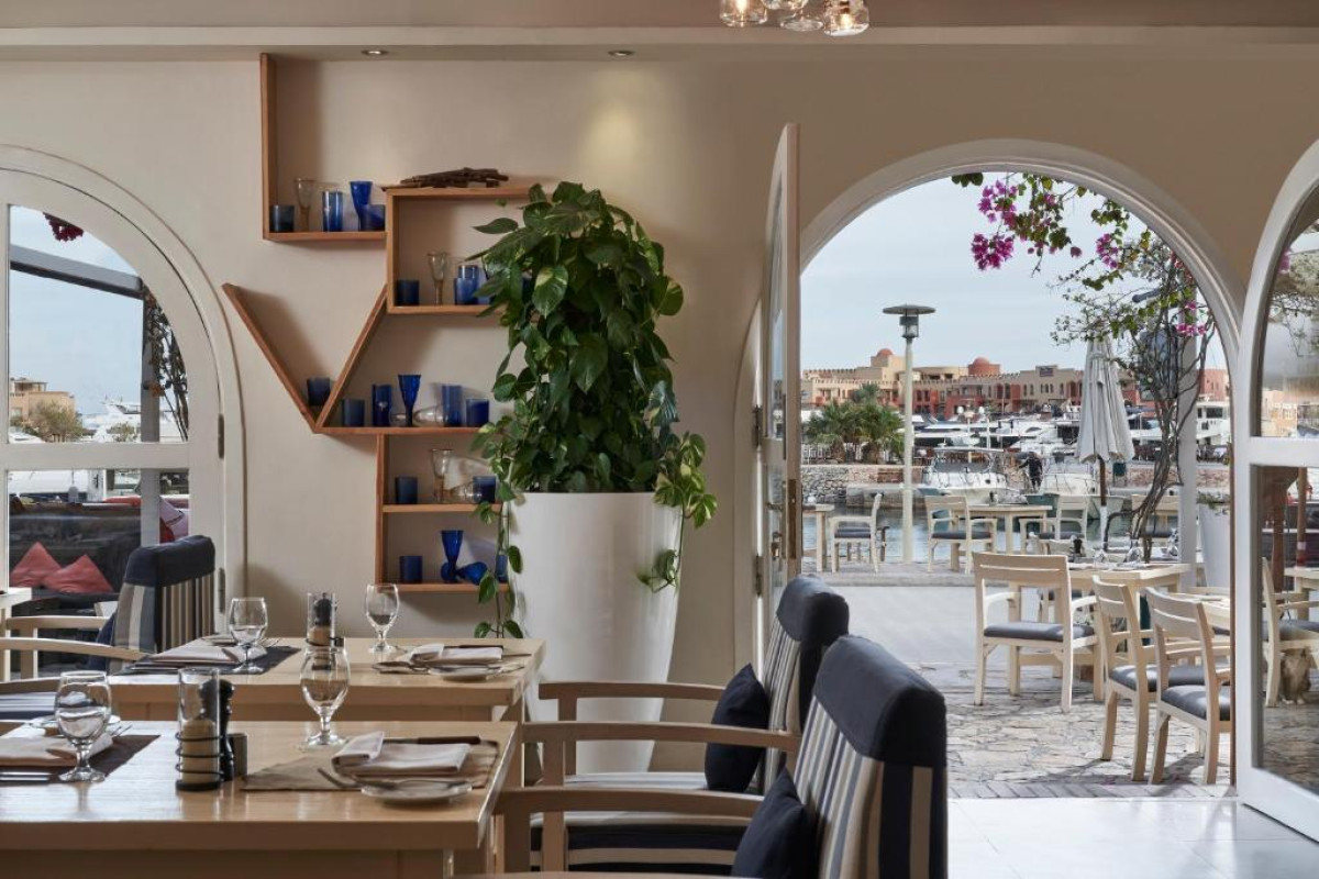 CAPTAINS INN EL GOUNA
