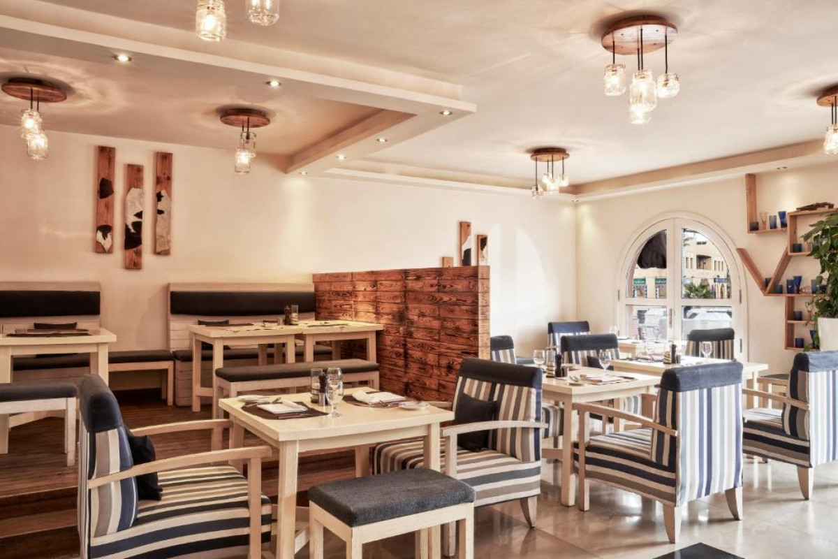 CAPTAINS INN EL GOUNA