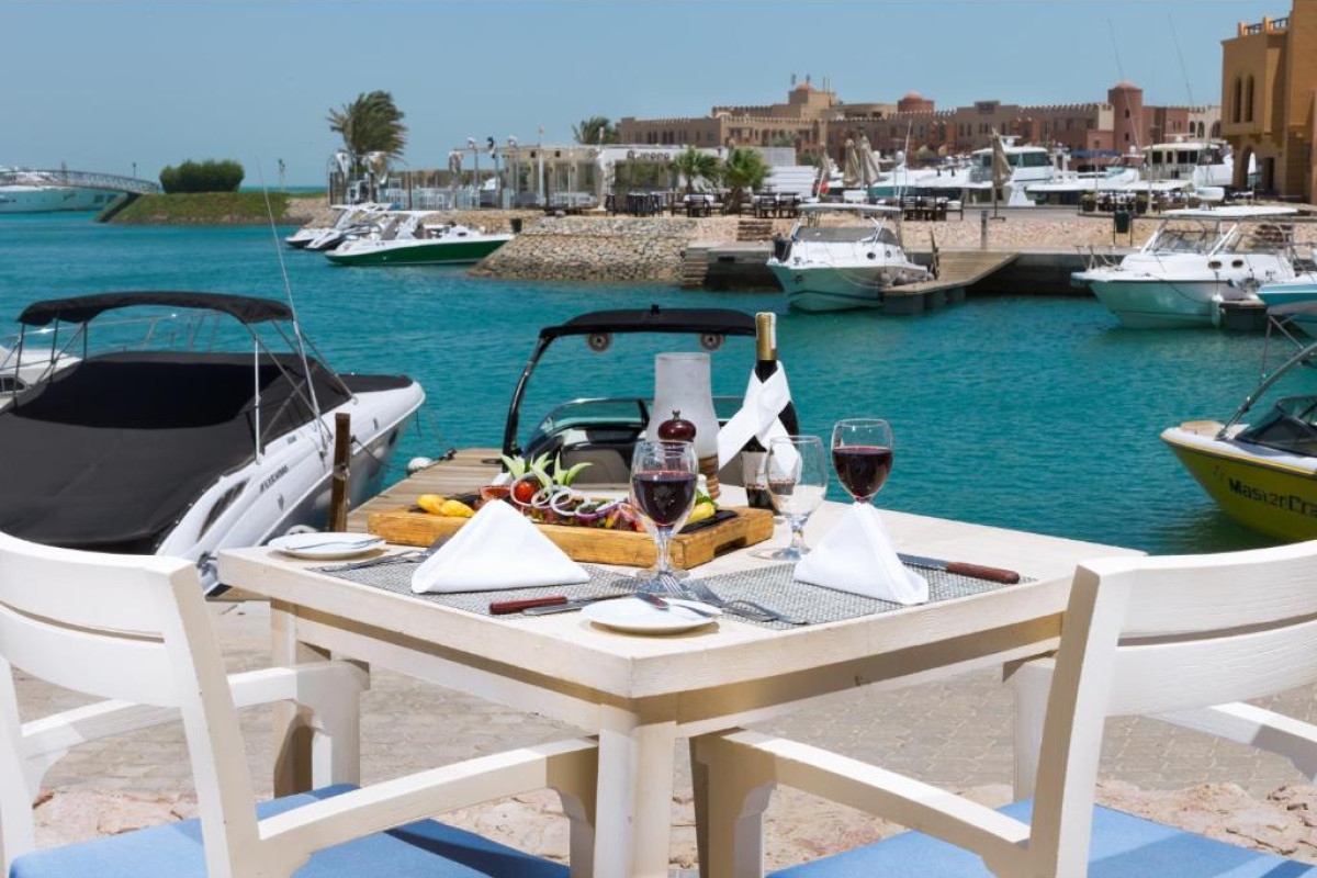 CAPTAINS INN EL GOUNA