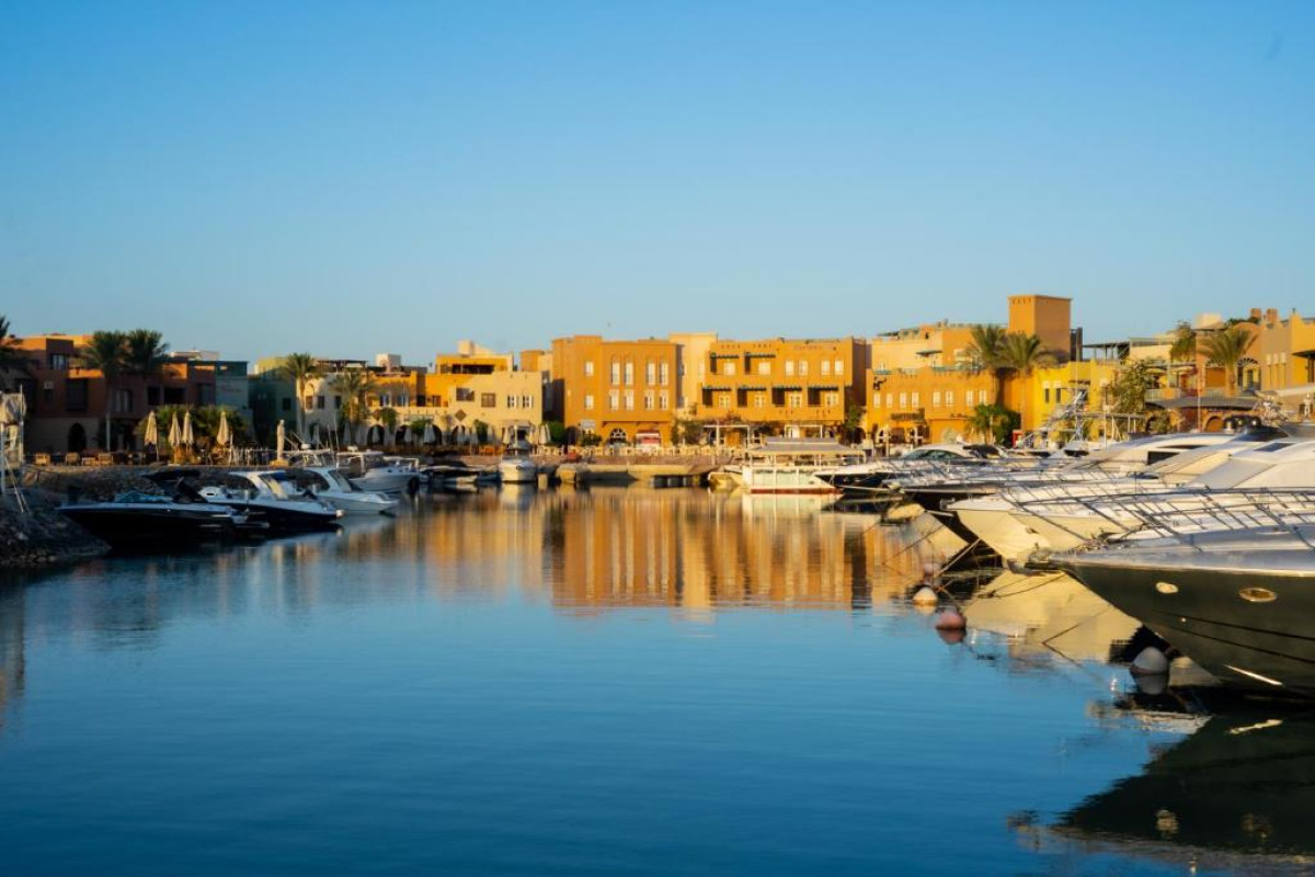CAPTAINS INN EL GOUNA