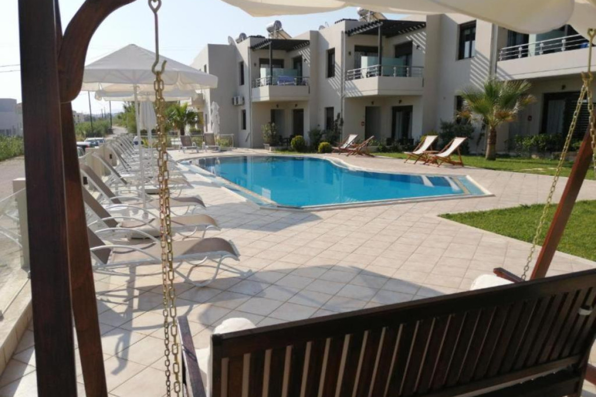 Carisa Suites and Apartments