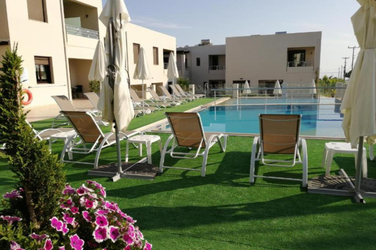 Carisa Suites and Apartments