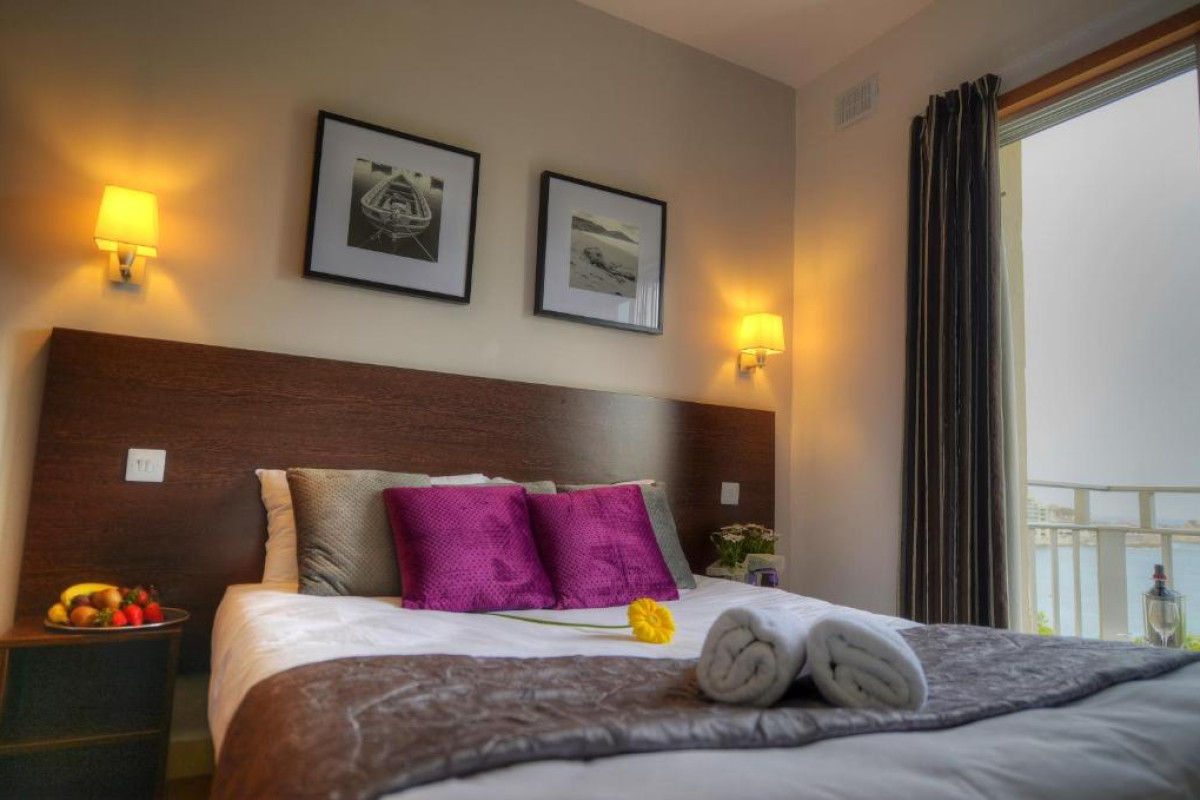 Carlton Hotel