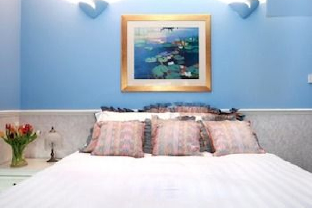 CARMICHAEL BED AND BREAKFAST
