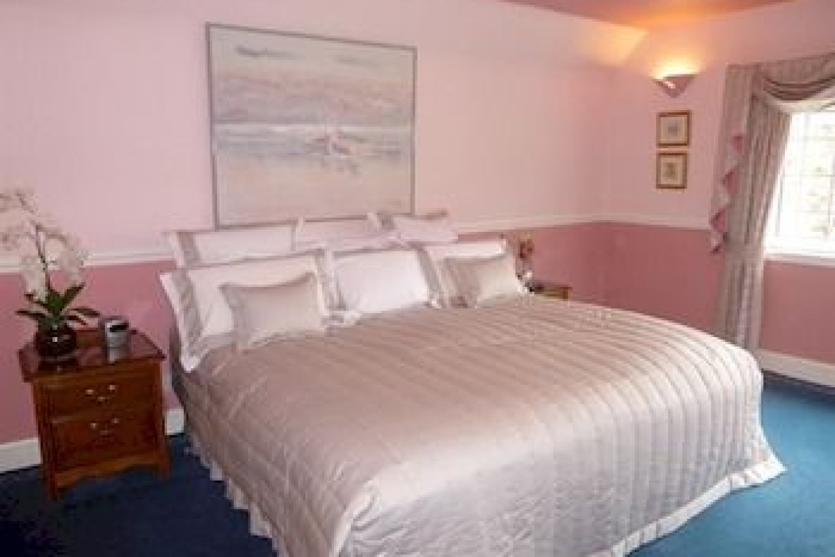 CARMICHAEL BED AND BREAKFAST