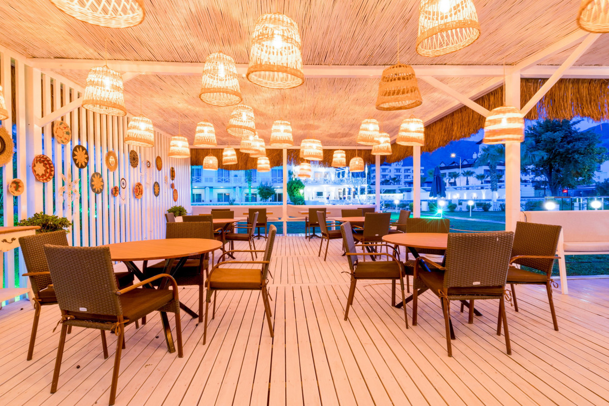CASA BLANCA BEACH HOTEL