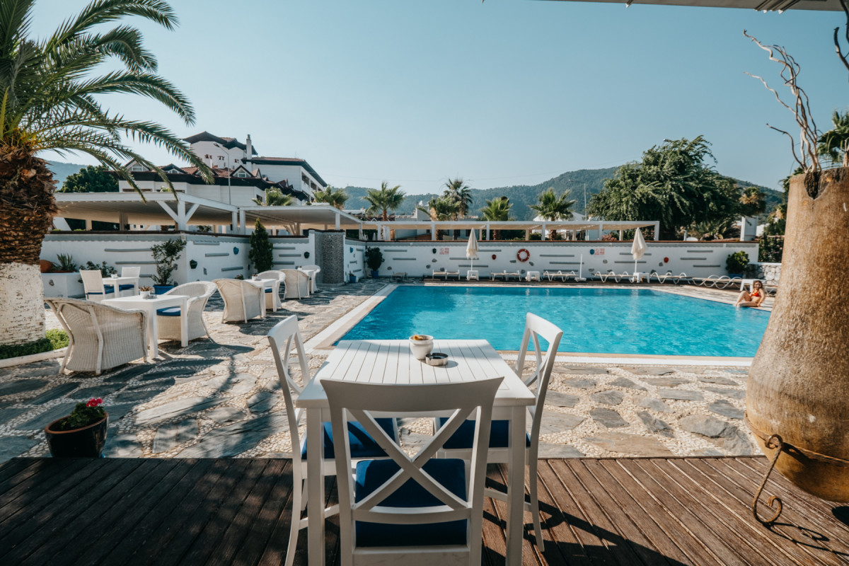 CASA BLANCA BEACH HOTEL