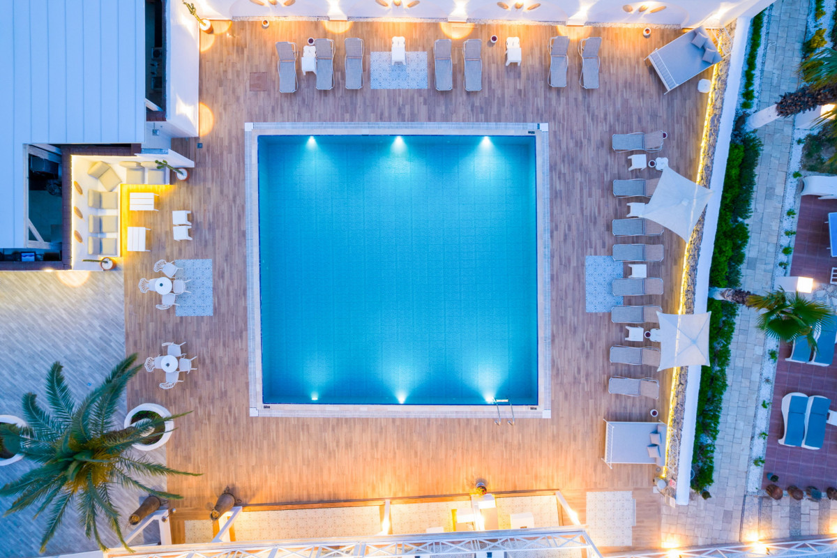 CASA BLANCA BEACH HOTEL