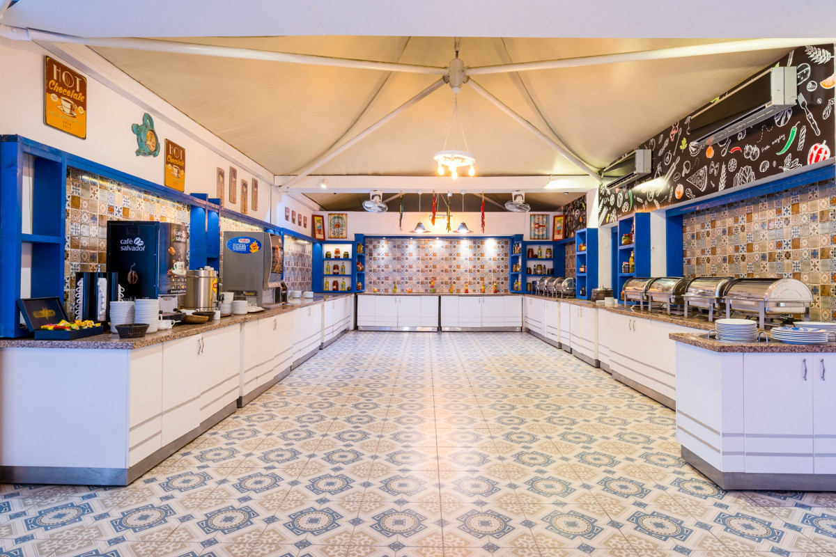 CASA BLANCA BEACH HOTEL