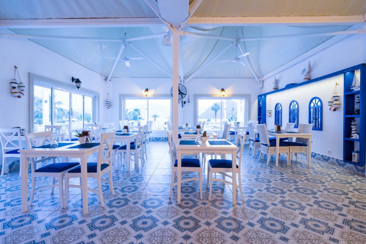 CASA BLANCA BEACH HOTEL