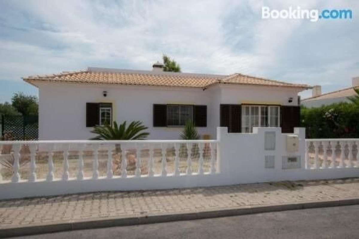 Casa Novo Horizonte by Portucasa