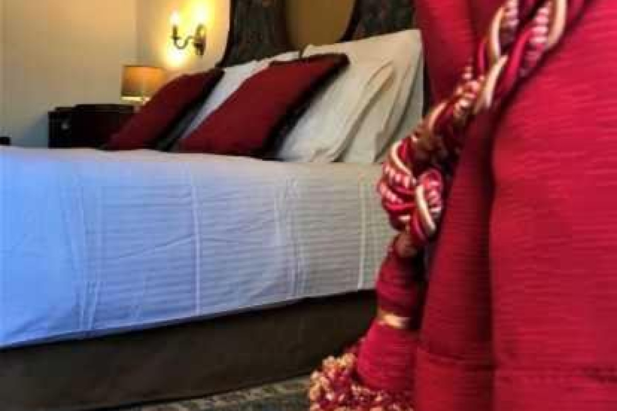 Castille Hotel