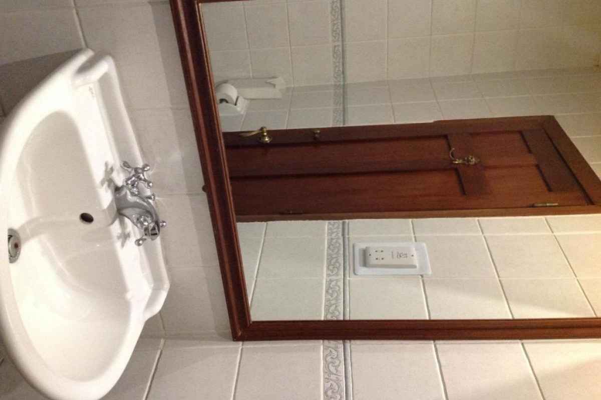 Castille Hotel