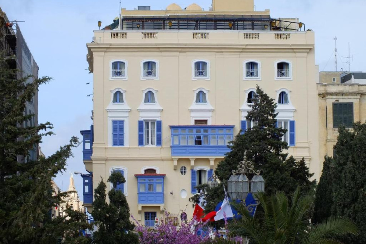 Castille Hotel