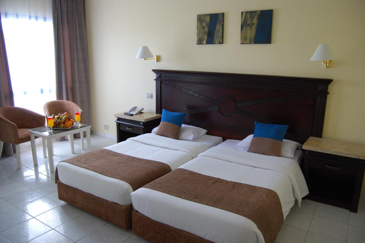 CATARACT RESORT_