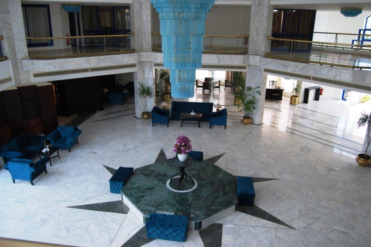 CATARACT RESORT_