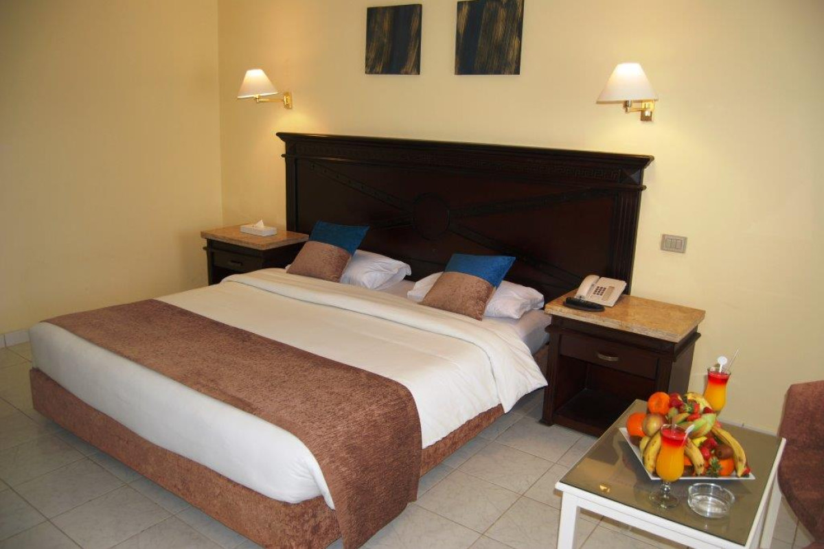 CATARACT RESORT_