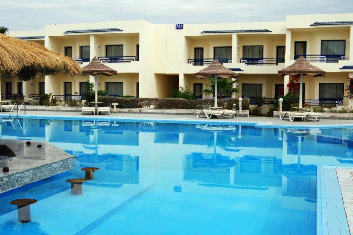 CATARACT RESORT_