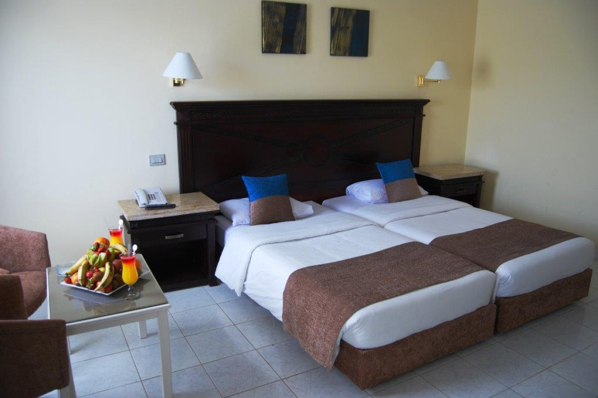 CATARACT RESORT_