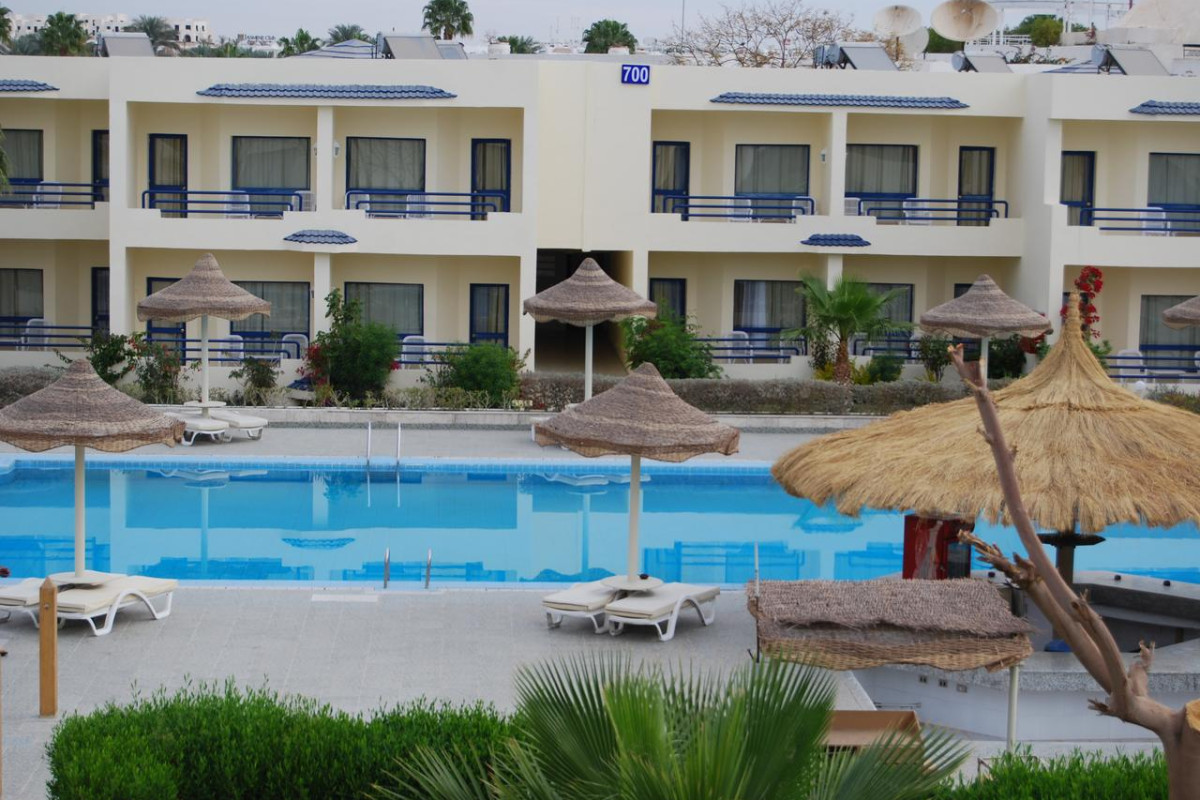 CATARACT RESORT_