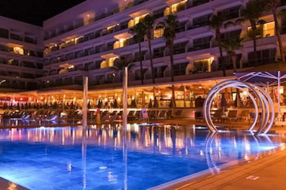 CAVO MARIS BEACH
