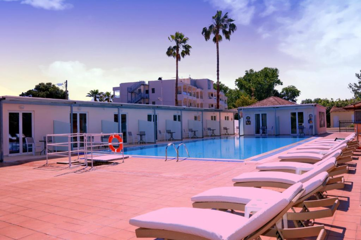Cavomarina Beach Hotel