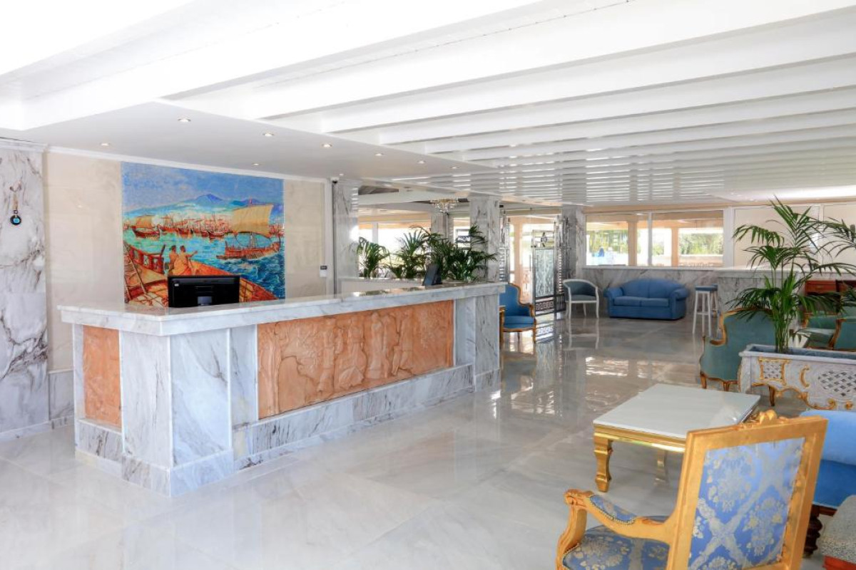Cavomarina Beach Hotel