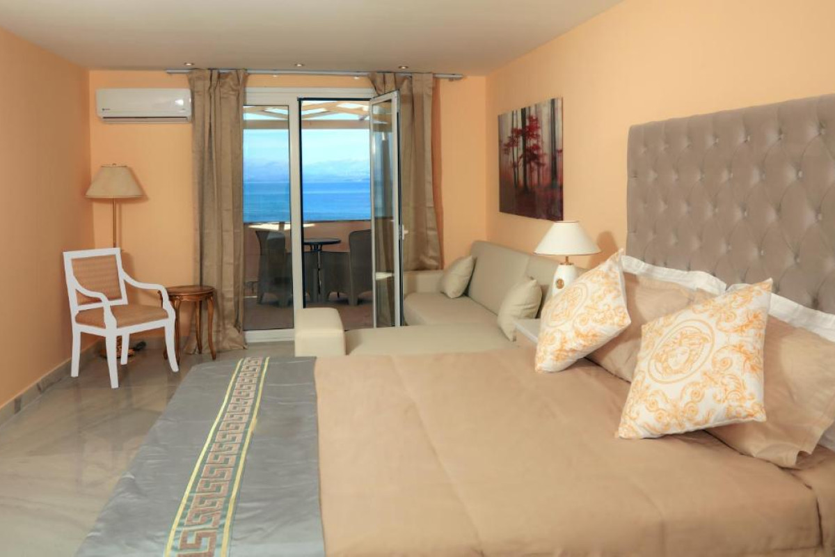 Cavomarina Beach Hotel