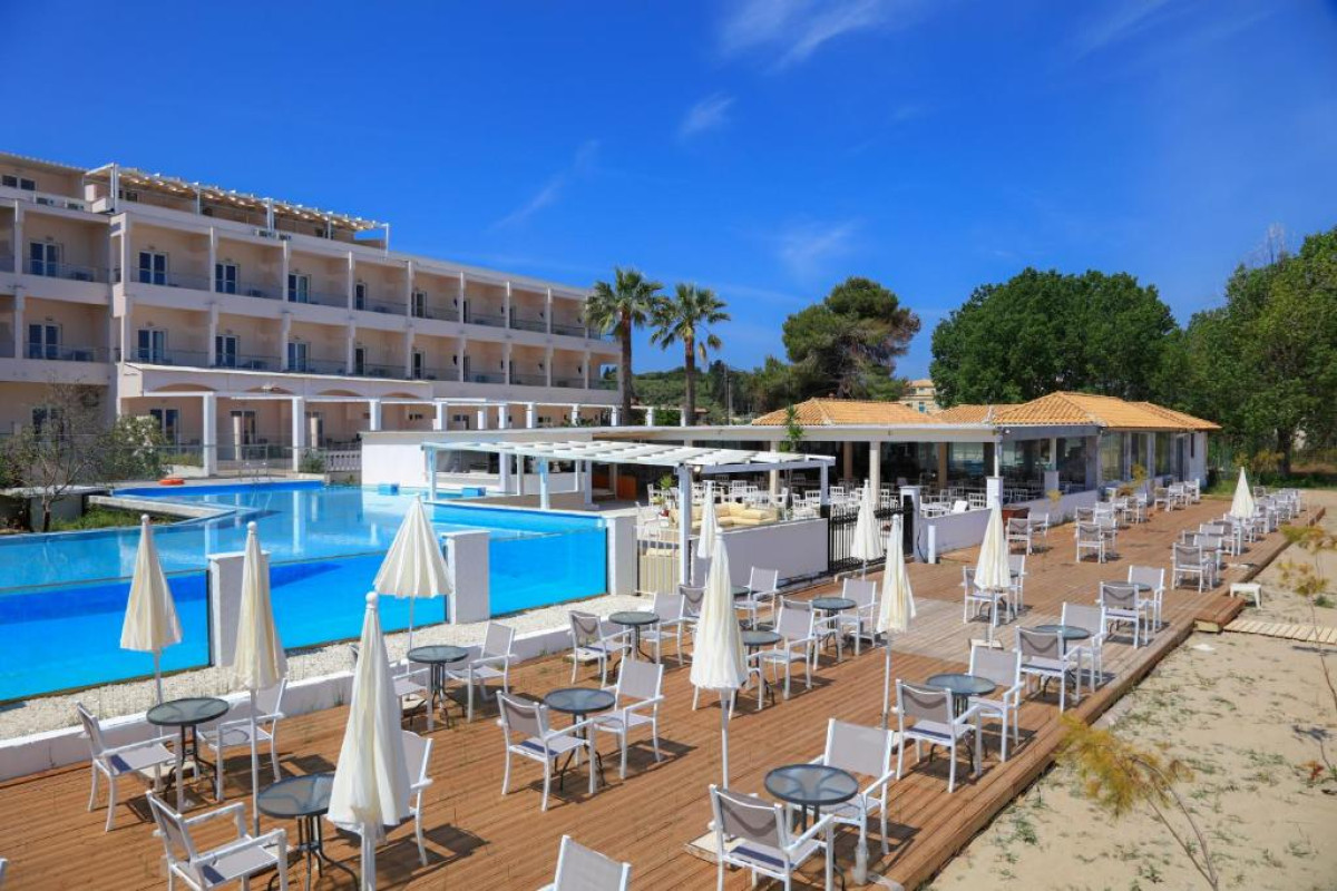 Cavomarina Beach Hotel