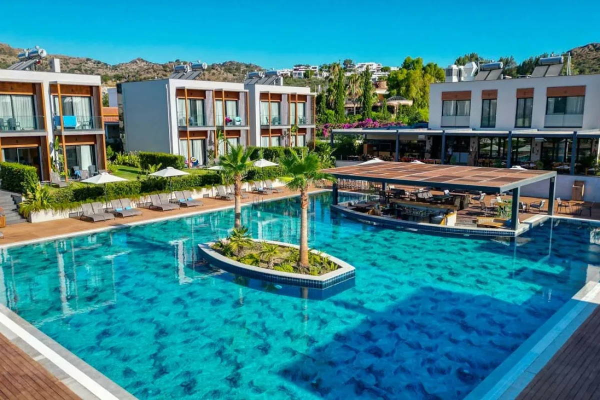 CELESTE BELLA LUXURY