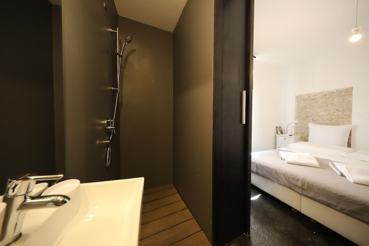 CENTRAL APARTMENTS INTEGRATED HOTEL