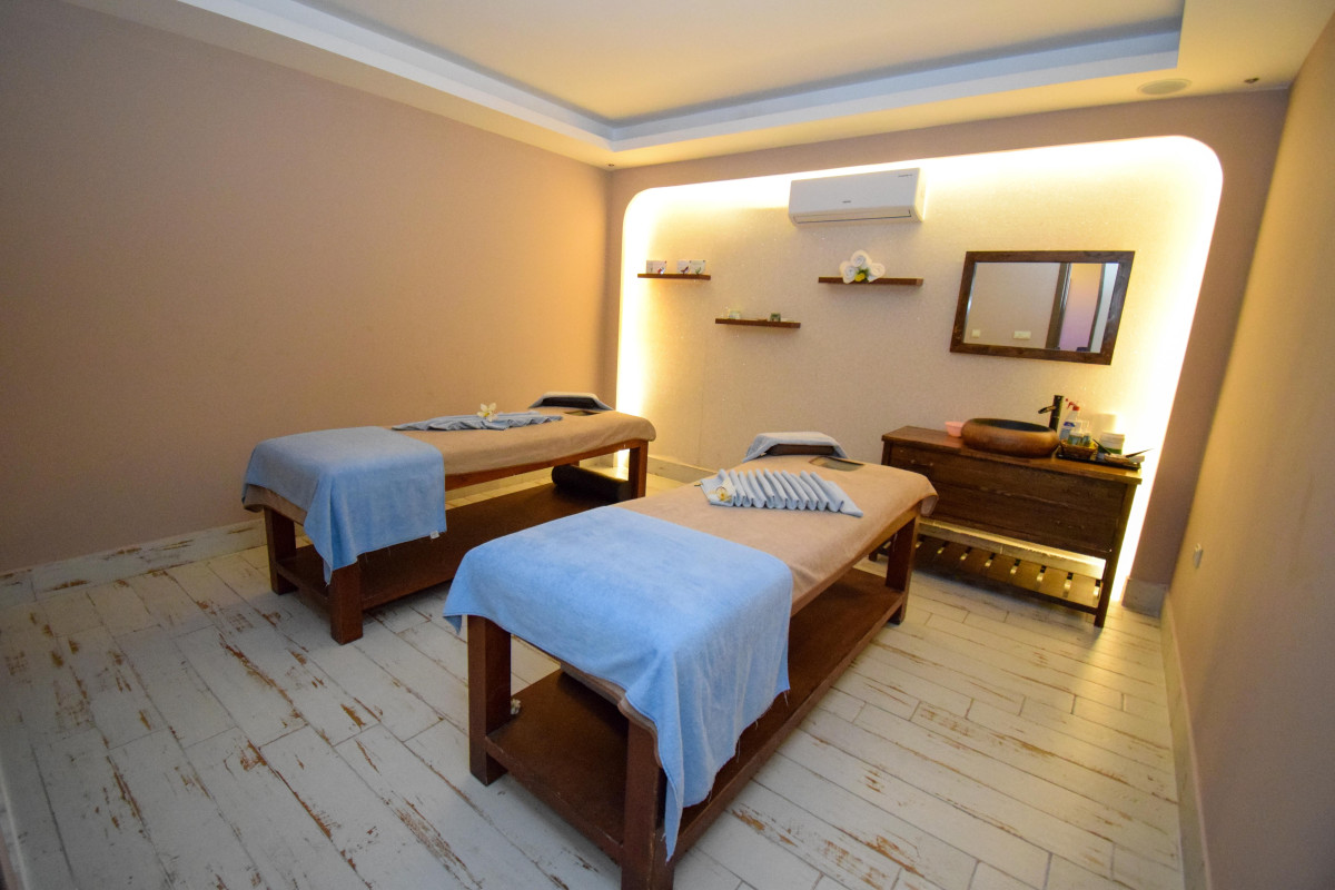 LETOILE HOTEL
