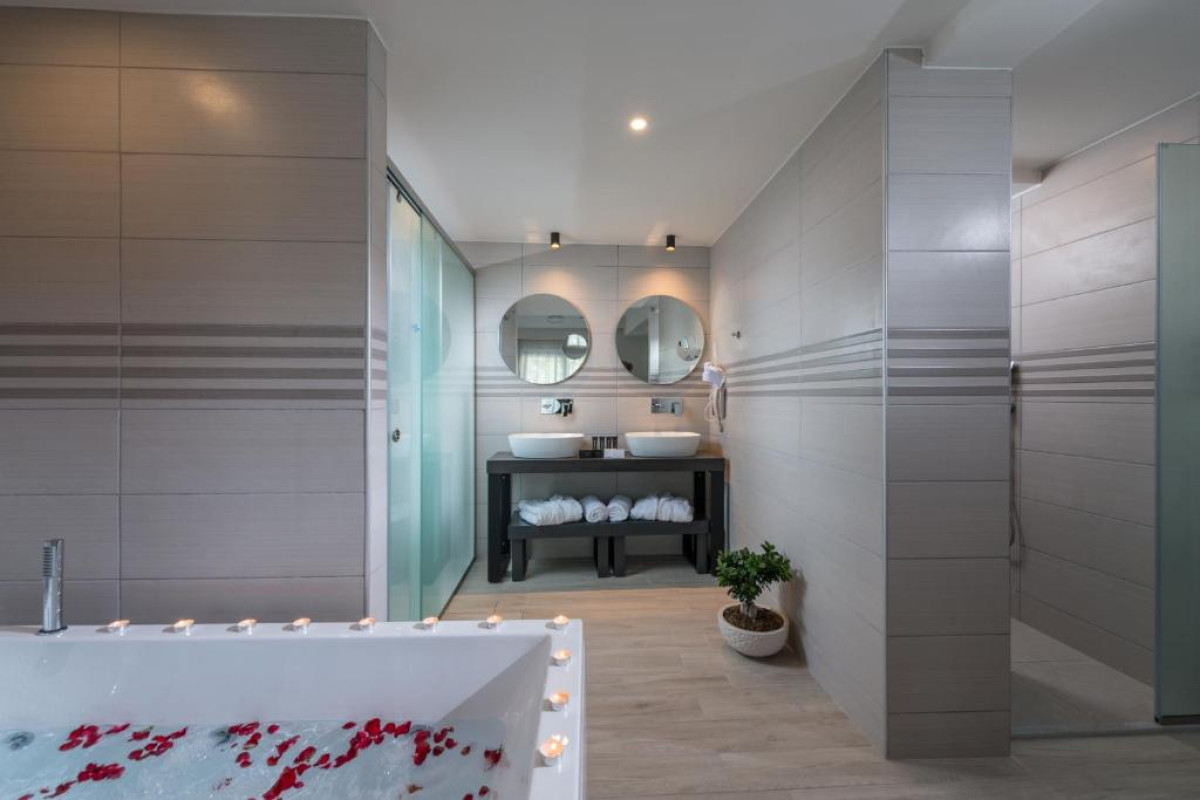 Imperial Palace - Adults Only