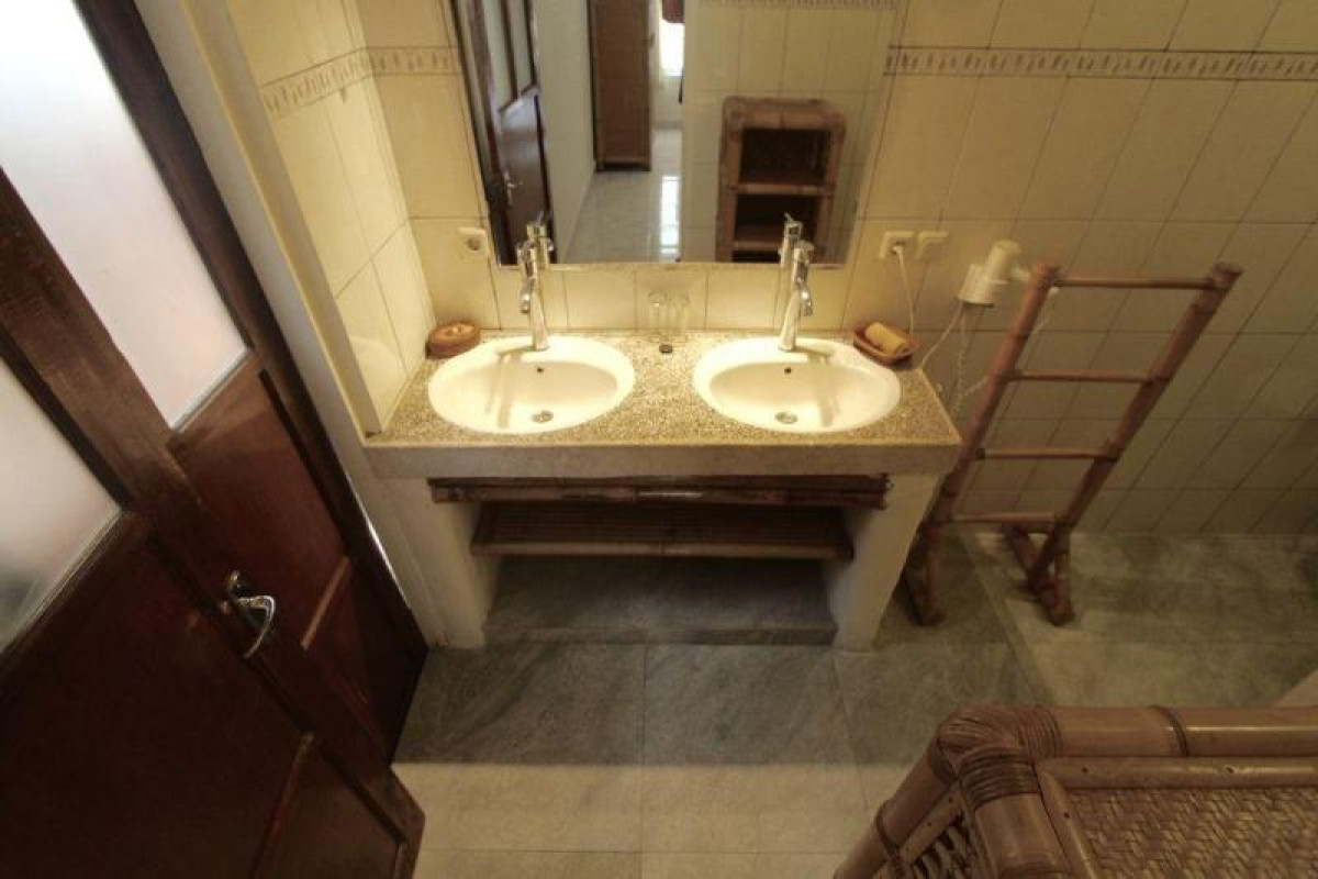 Chonos Hotel Lovina