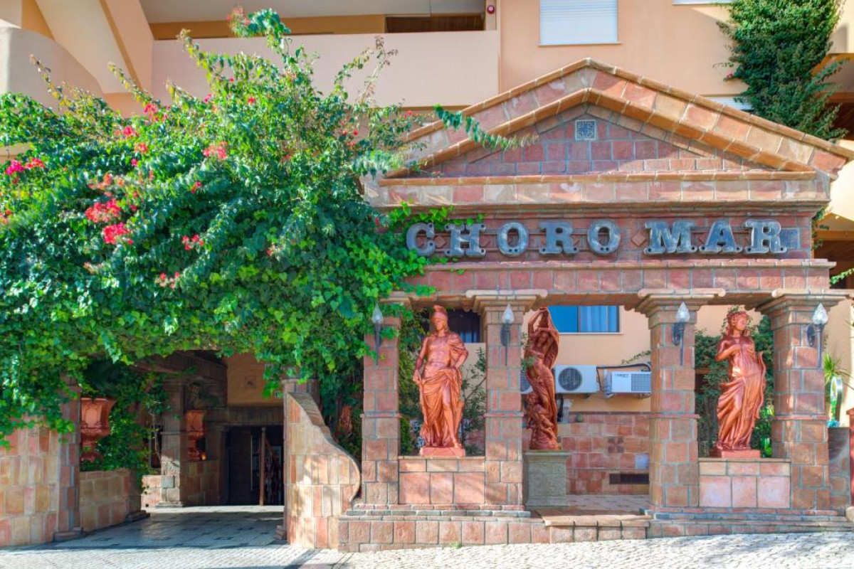 CHOROMAR APARTMENTS