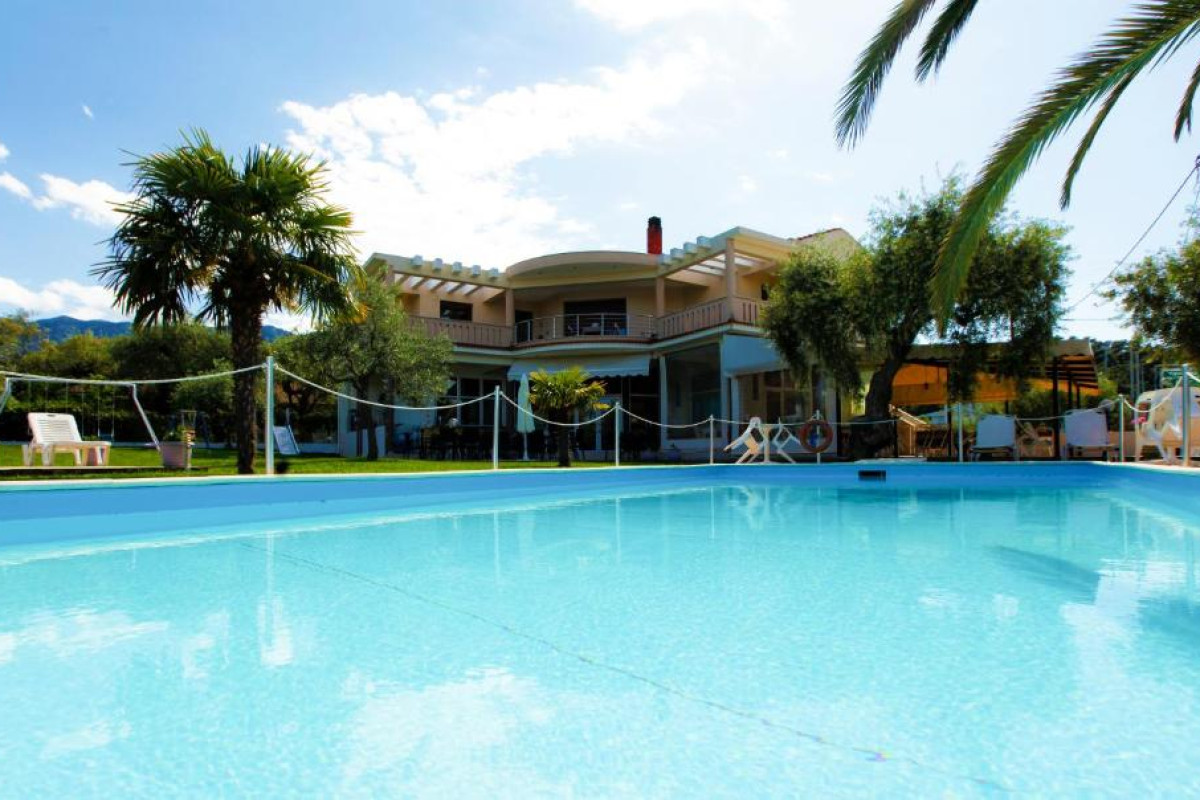CHRISTA HOTEL - LIMENAS
