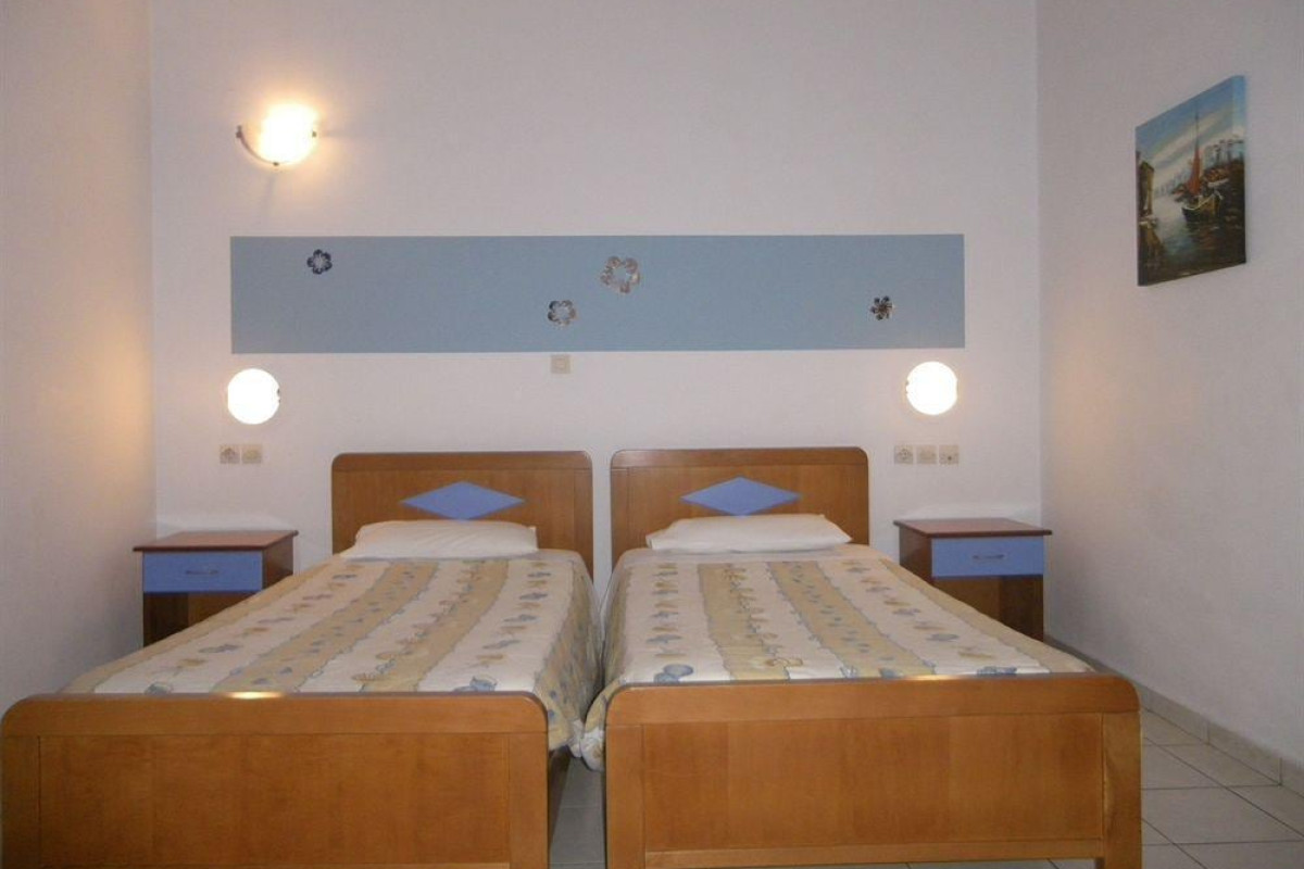 CHRISTAKIS HOTEL