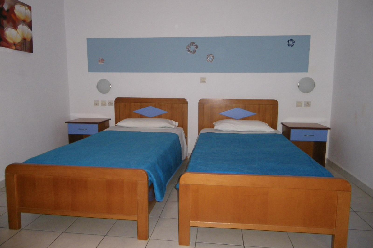 CHRISTAKIS HOTEL