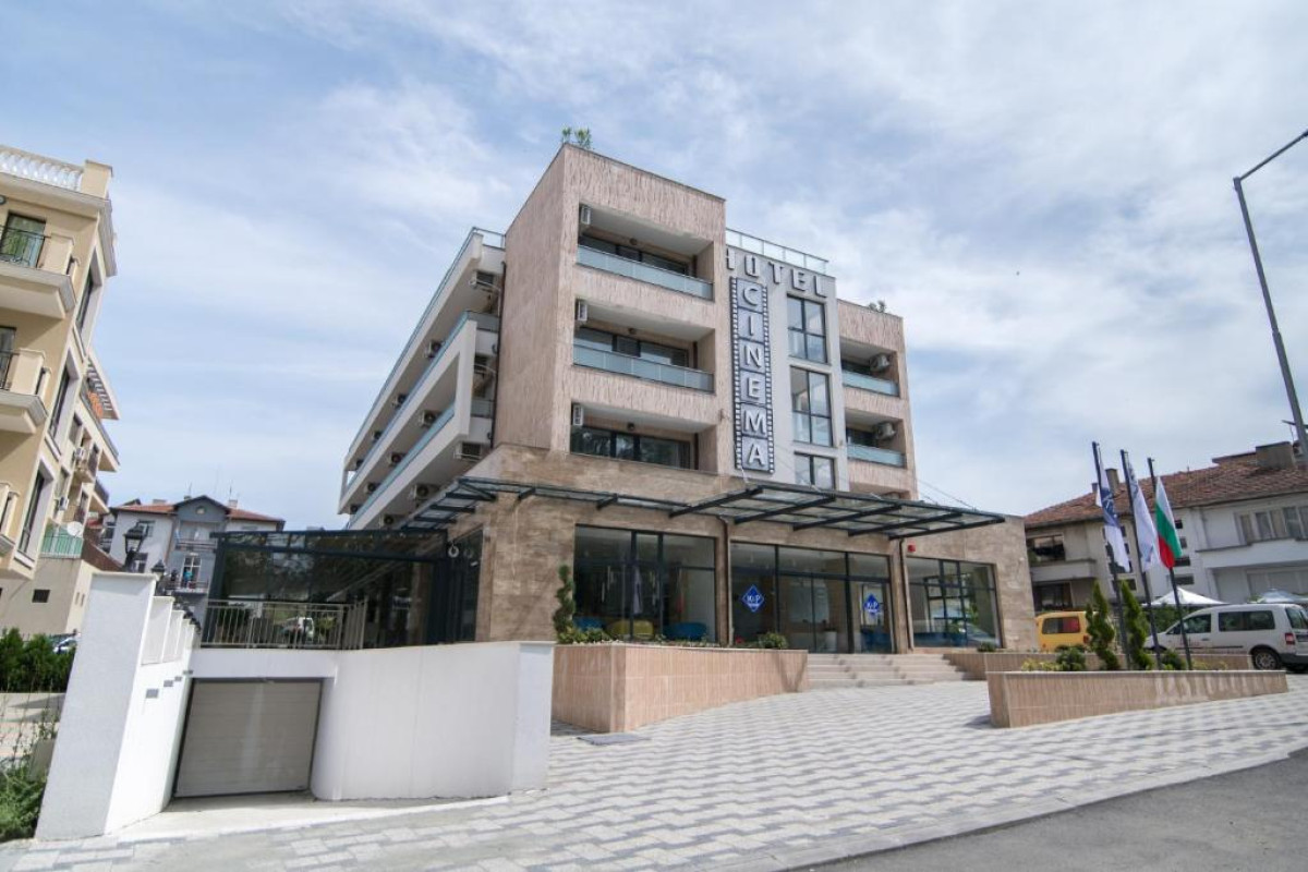 CINEMA HOTEL