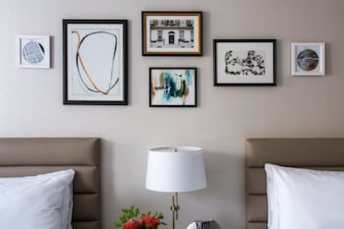 CLARIDGE HOUSE CHICAGO, TAPESTRY COLLECTION BY HILTON