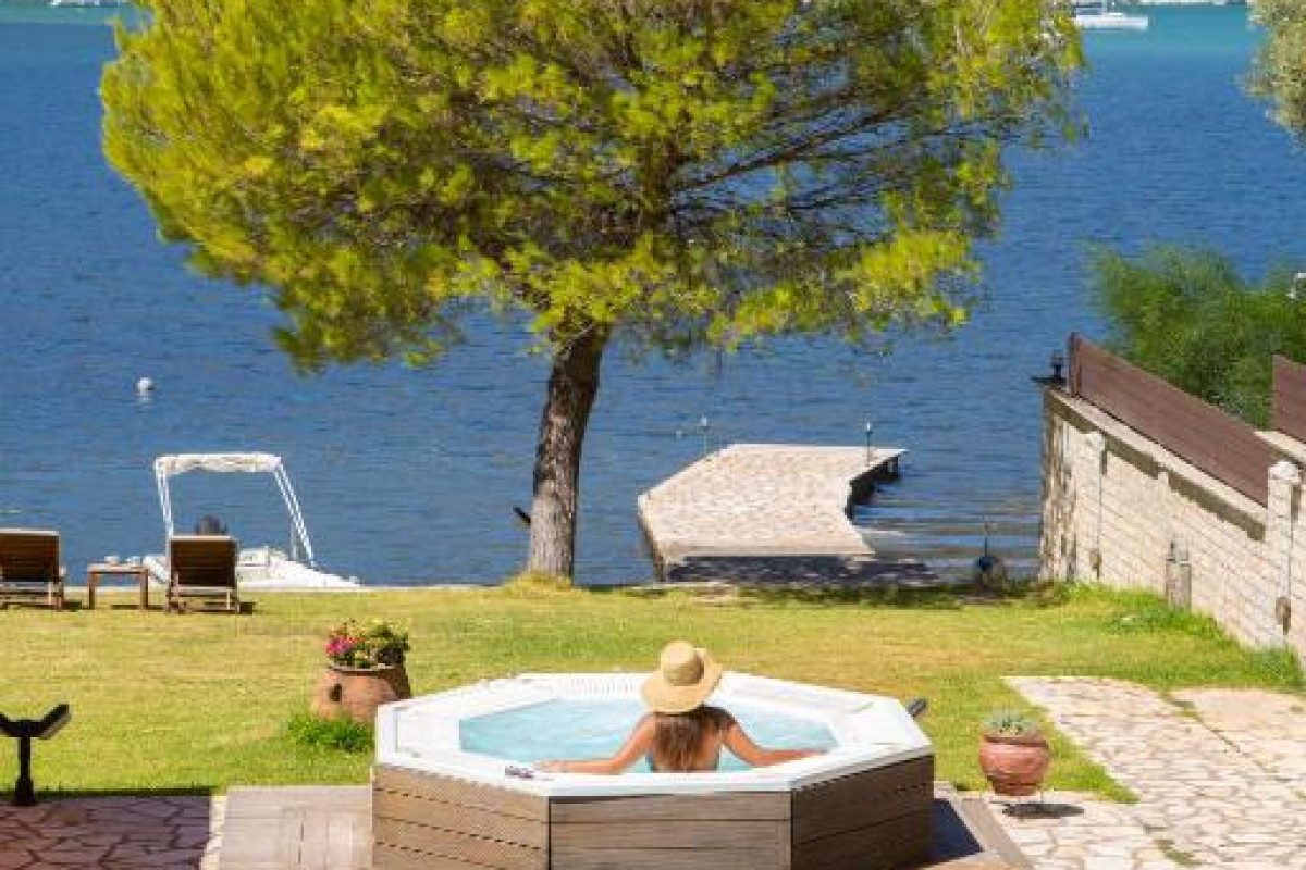 Cleopatra Beach