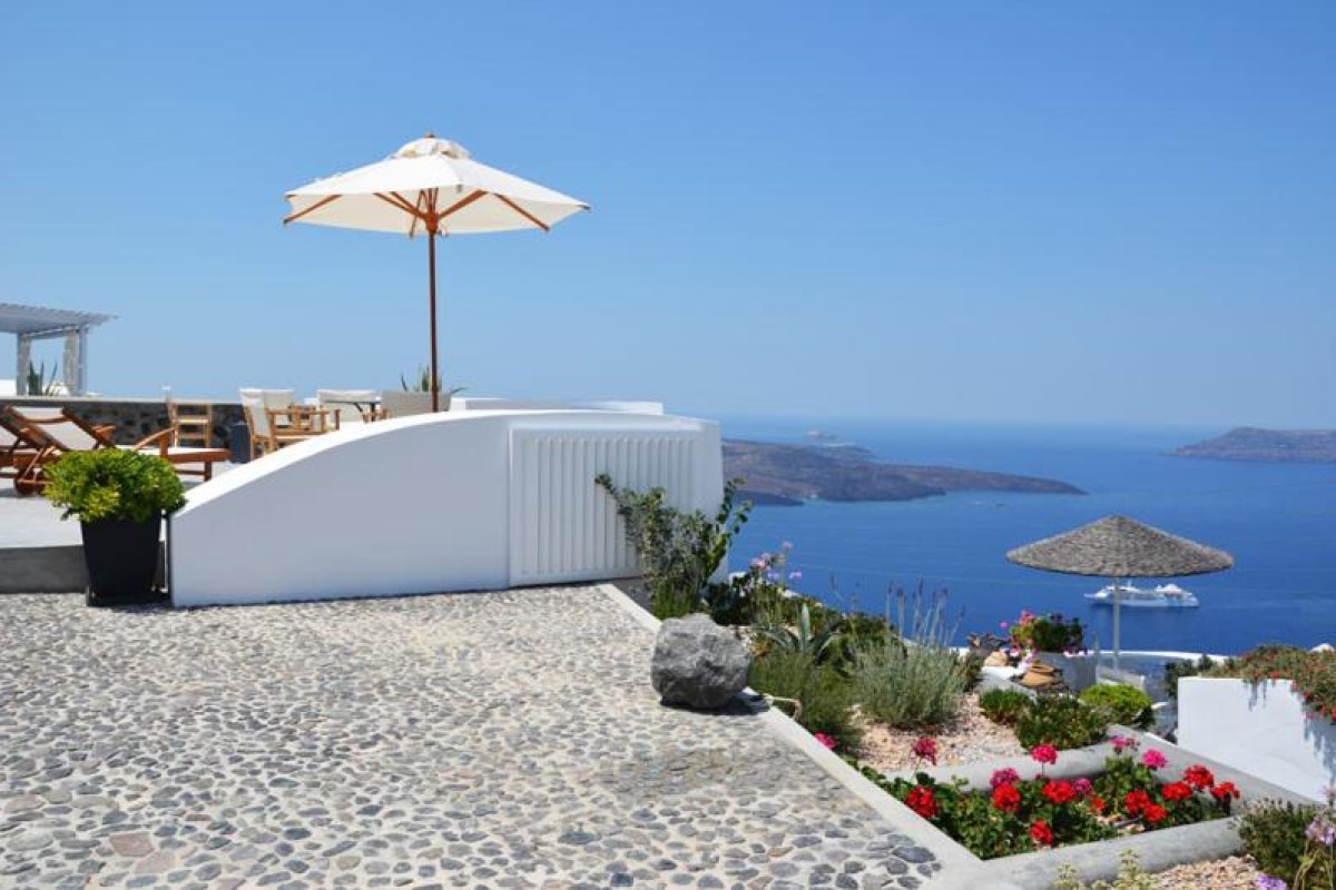 Cliff Side Suites