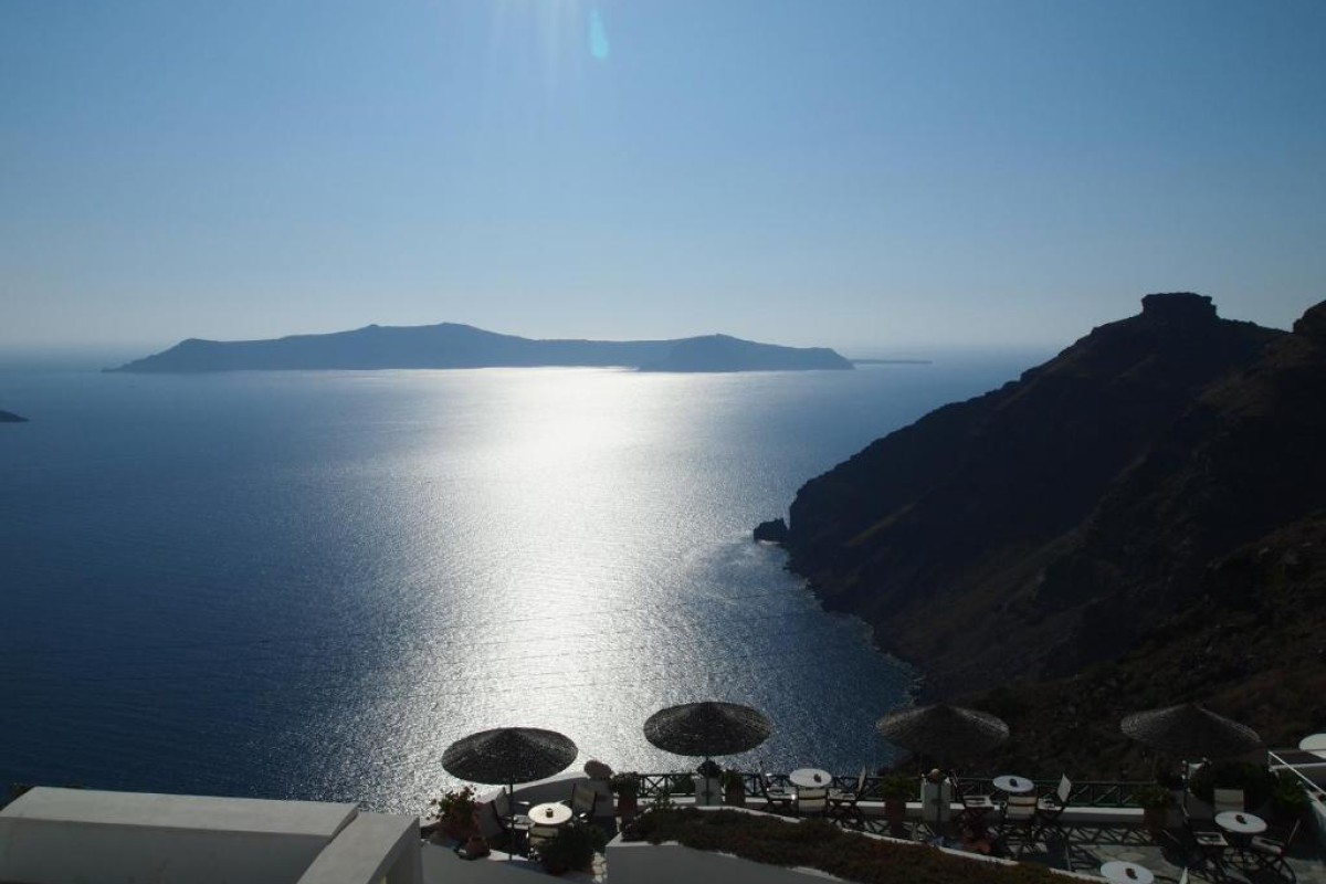 Cliff Side Suites