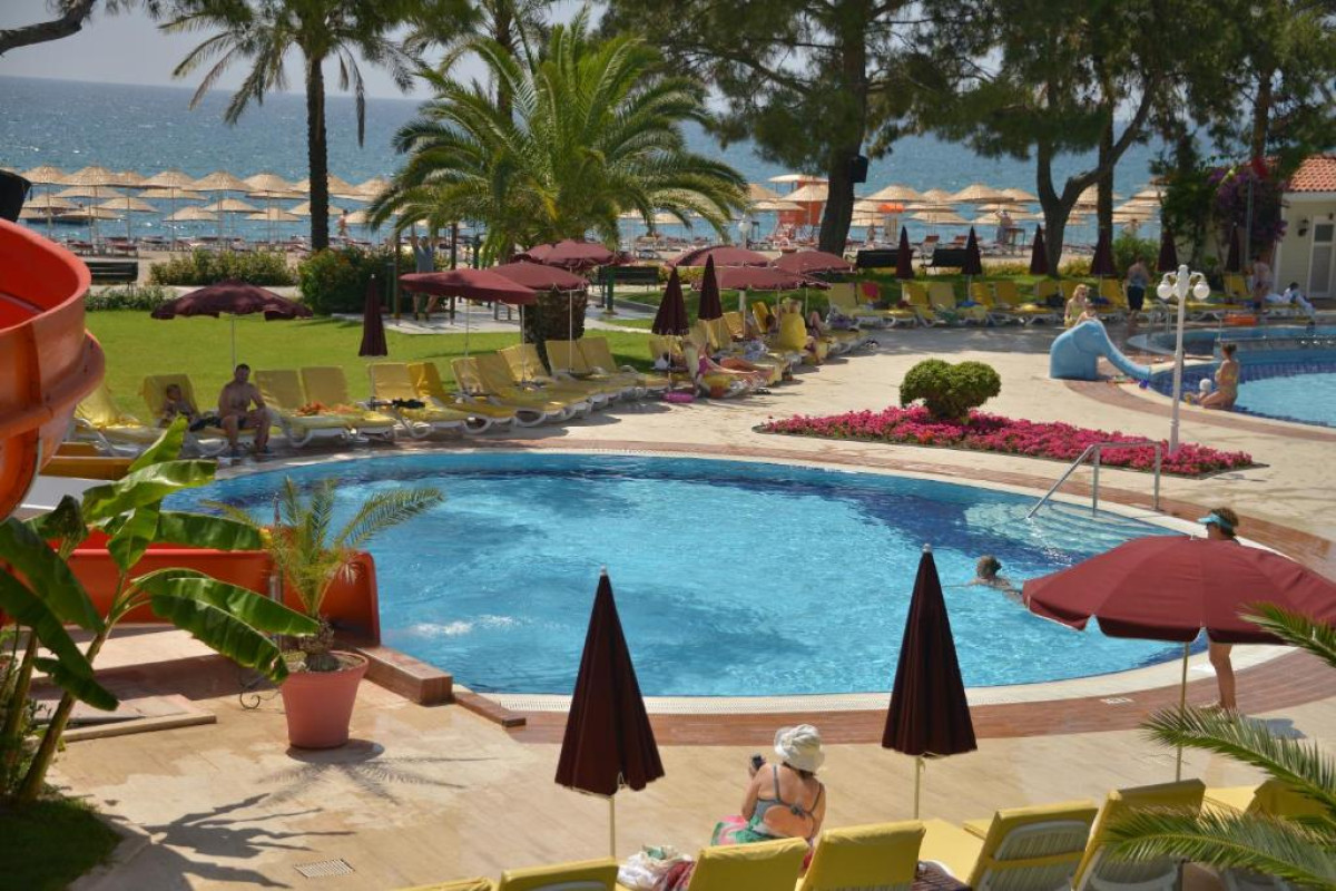 CLUB BORAN MARE BEACH