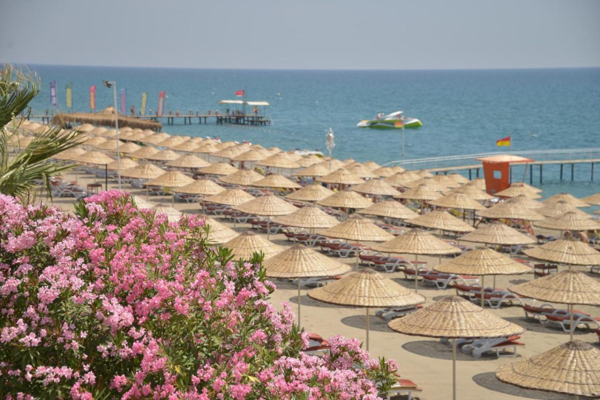 CLUB BORAN MARE BEACH