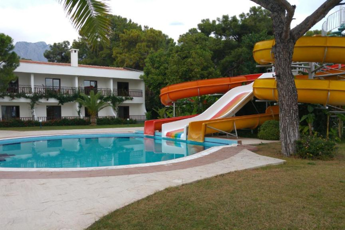 CLUB BORAN MARE BEACH
