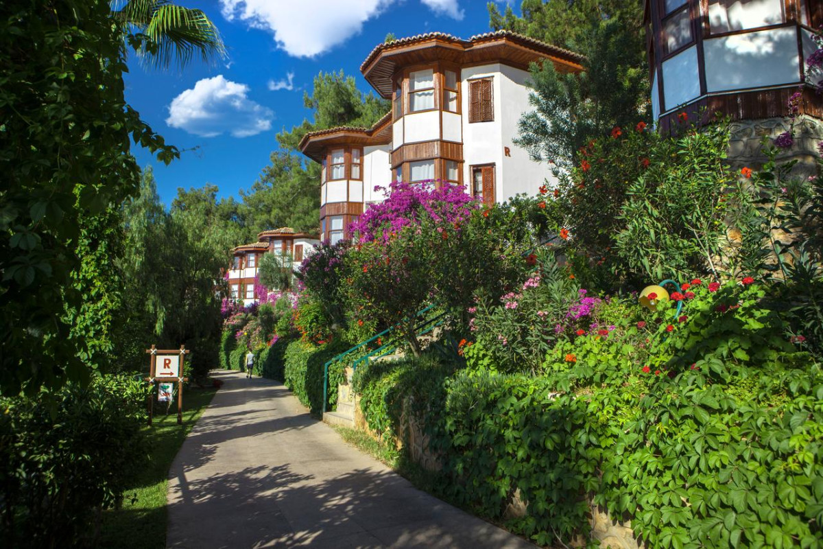 LETOONIA CLUB HOTEL