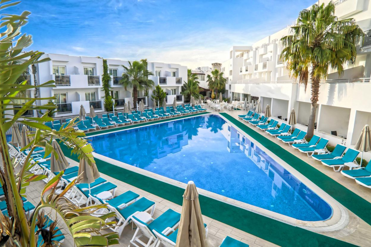 SHARK CLUB HOTEL