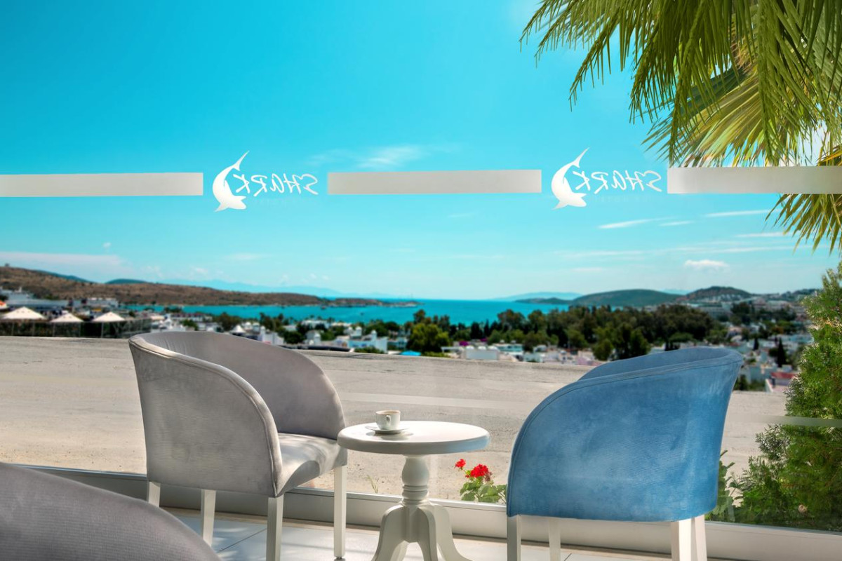 SHARK CLUB HOTEL